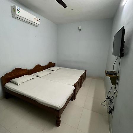 מדוראי The Alp Hotel מראה חיצוני תמונה