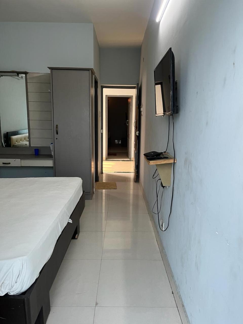 מדוראי The Alp Hotel מראה חיצוני תמונה