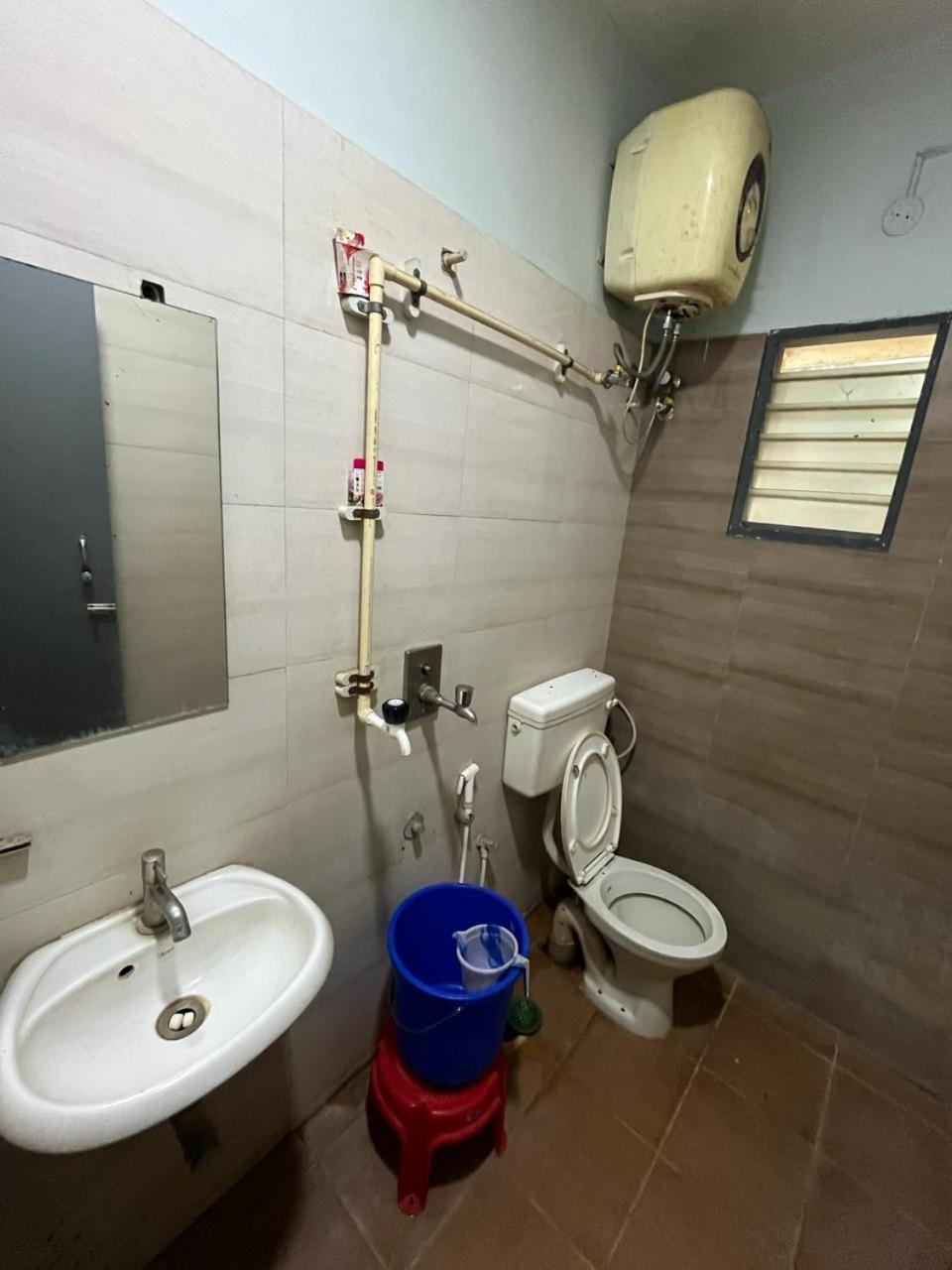 מדוראי The Alp Hotel מראה חיצוני תמונה