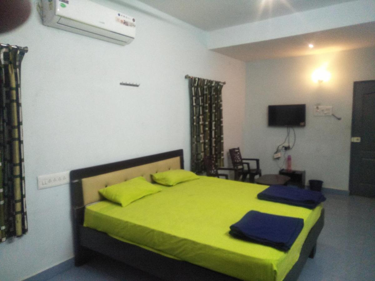 מדוראי The Alp Hotel מראה חיצוני תמונה
