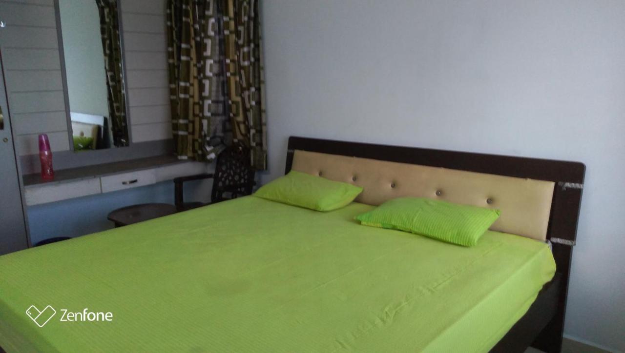 מדוראי The Alp Hotel מראה חיצוני תמונה