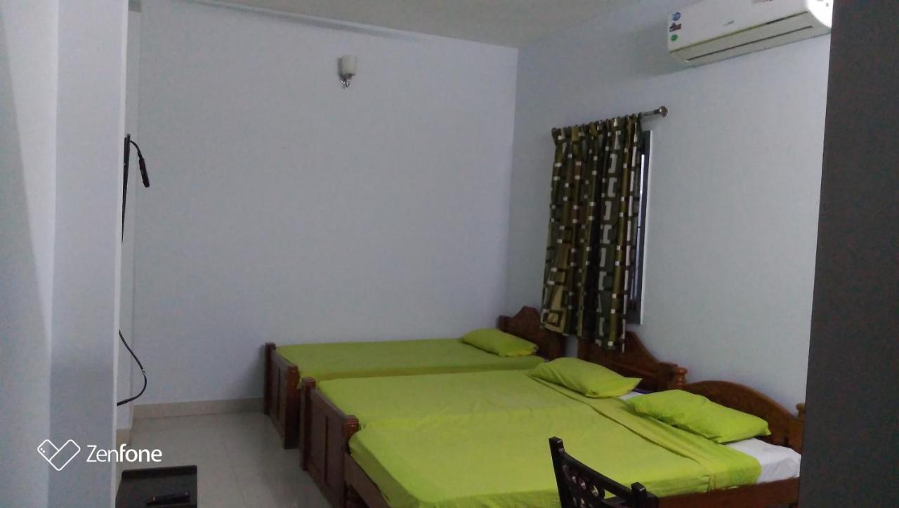מדוראי The Alp Hotel מראה חיצוני תמונה